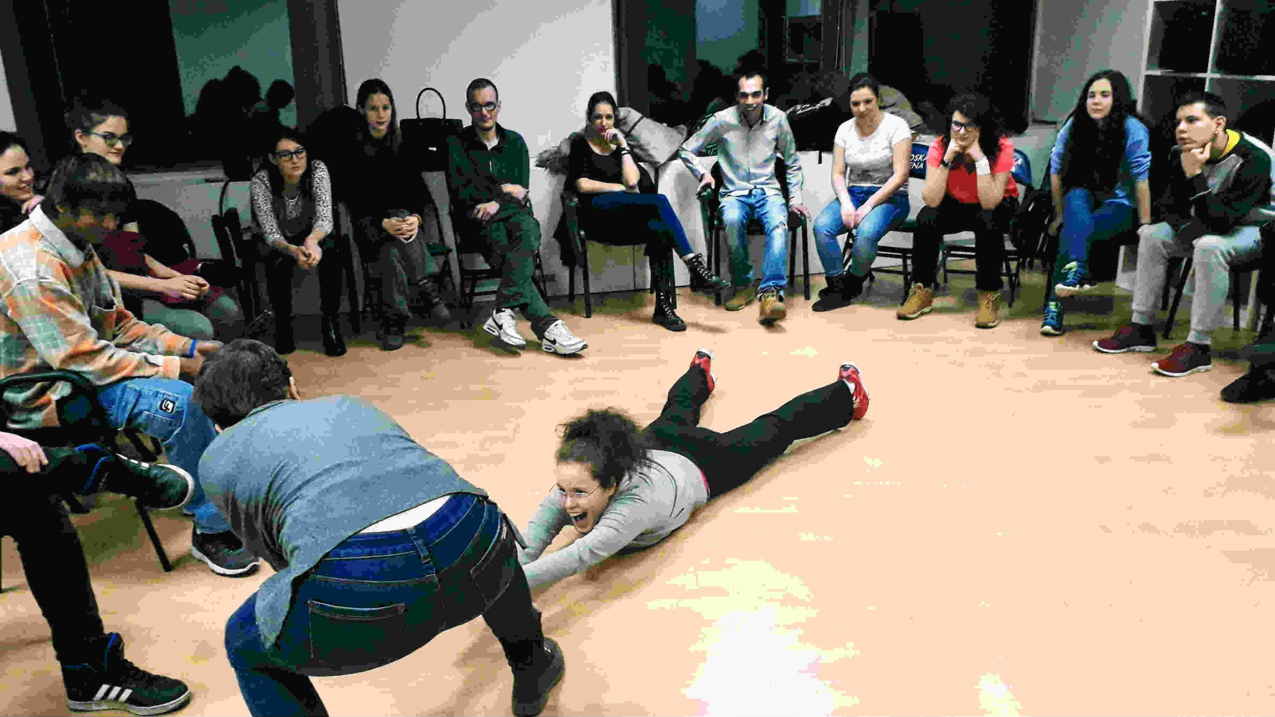 Svakom trećem srednjoškolcu treba pomoć 1