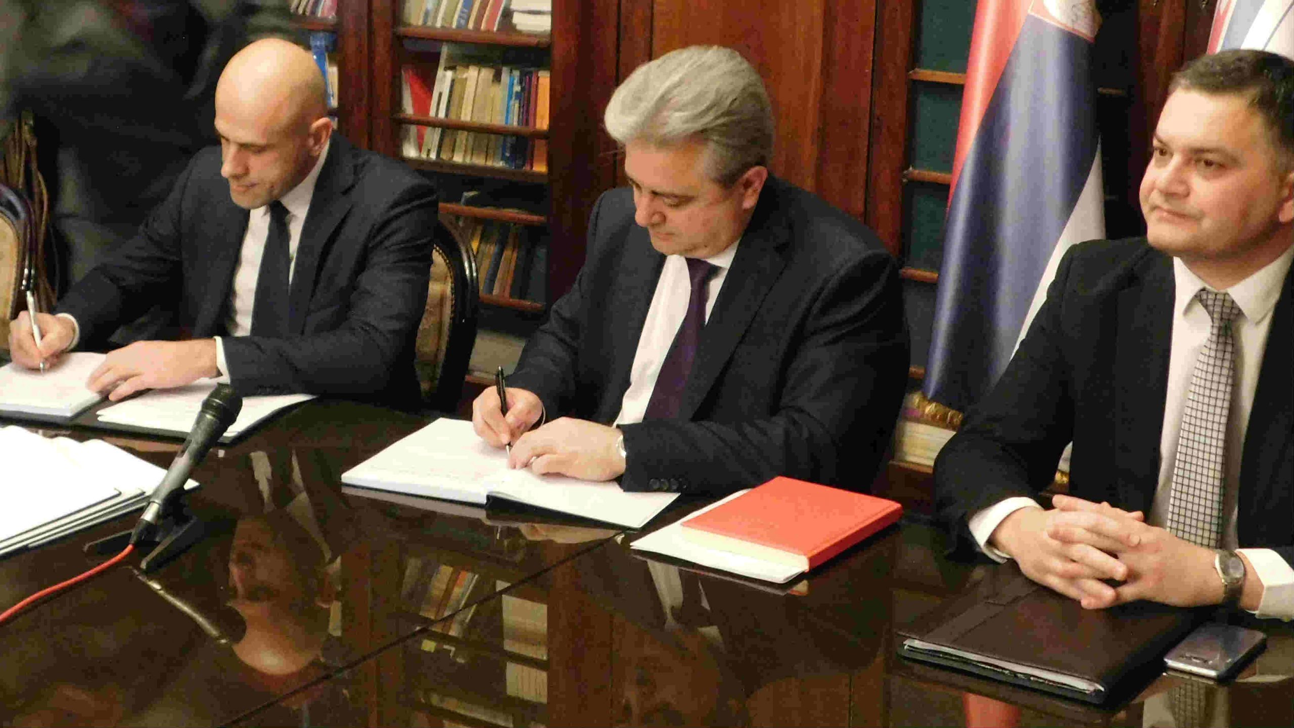 Infrastruktura Železnice Srbije i francuski „Gajsmar“ potpisali ugovor 1