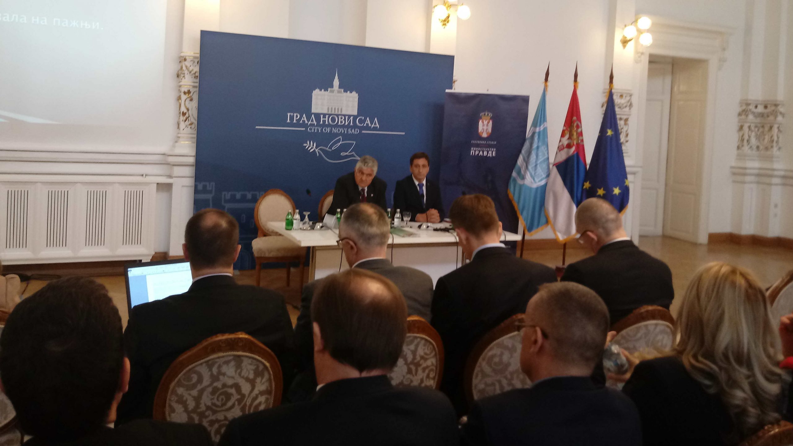 Sudije i tužioci zbog vređanja napustili razgovore o Ustavu 1