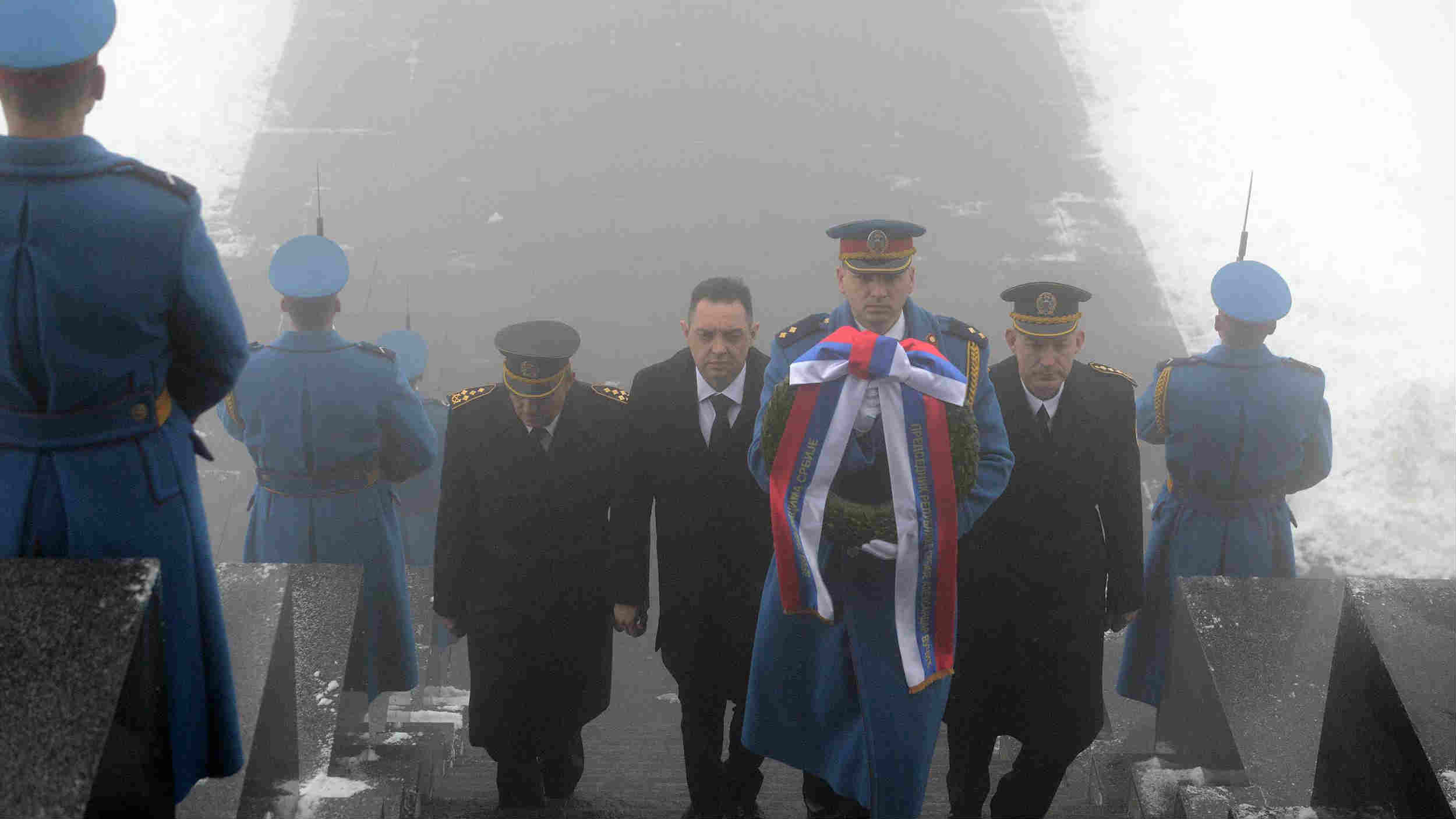 Vulin položio venac kod Spomenika Neznanom junaku na Avali 1