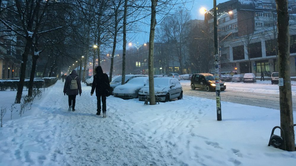 Ulice u Beogradu neočišćene, saobraćaj u zastoju 1