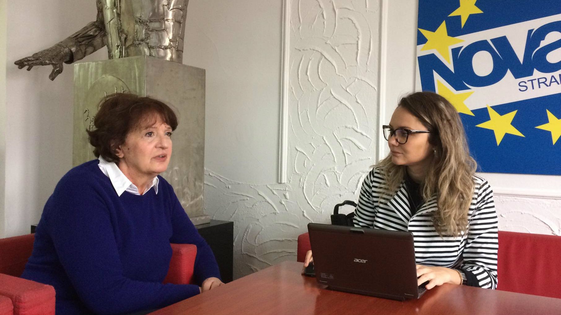 Rakić Vodinelić odgovarala na pitanja na Fejsbuku 1 Rakić Vodinelić odgovarala na pitanja na Fejsbuku 1