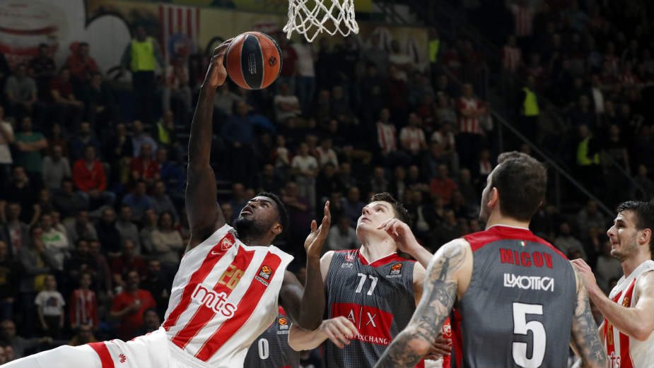 Zvezda "stotkom" pobedila Armani 1