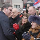 Doktori tuže SNS zbog objavljivanja njihove navodne podrške Vučiću 15