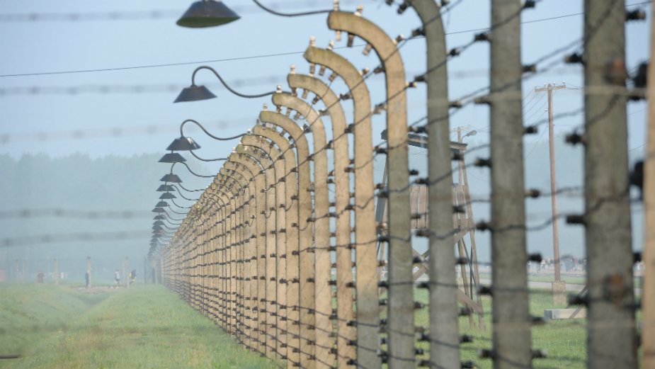 Preživela logorašica usvojila unuka komandanta Aušvica 1