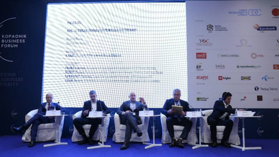 Nenaplativi krediti pali ispod 10 odsto 1