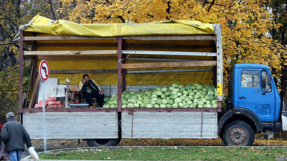 EU uvodi Srbiji carine za voće i povrće 1