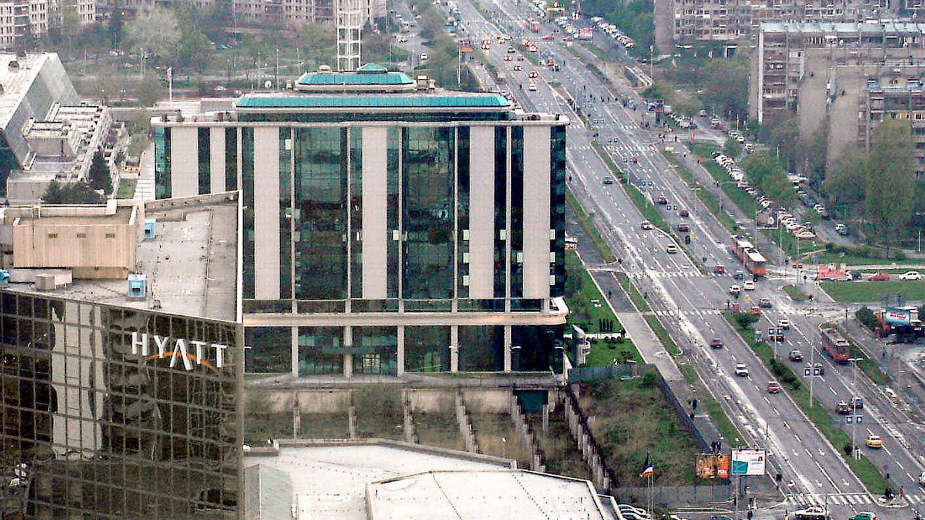 Delta holding (ne)poželjan na skupovima PKS 1