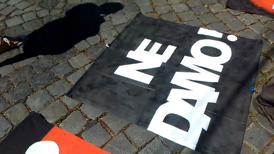 Život pod opsadom: Milica 1 Život pod opsadom: Milica 1