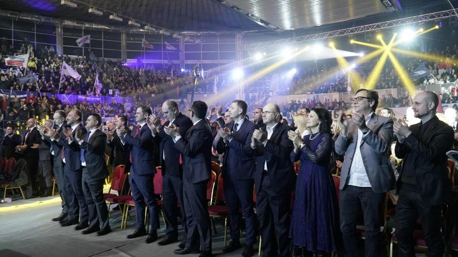 "Beograd odlučuje, ljudi pobeđuju": Đilasa napadala i vlast i opozicija 1