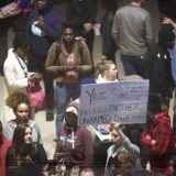 Utakmica u senci protesta 14