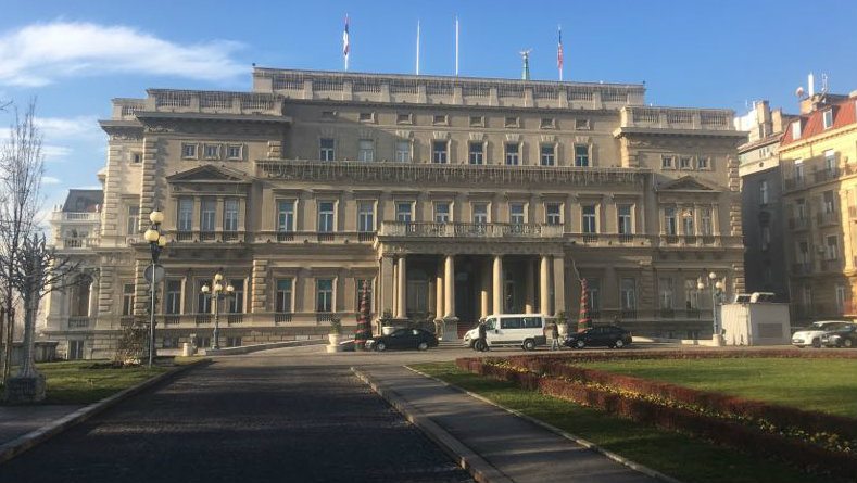 Naprednjacima polovična većina, Đilasu skoro 20 odsto 1