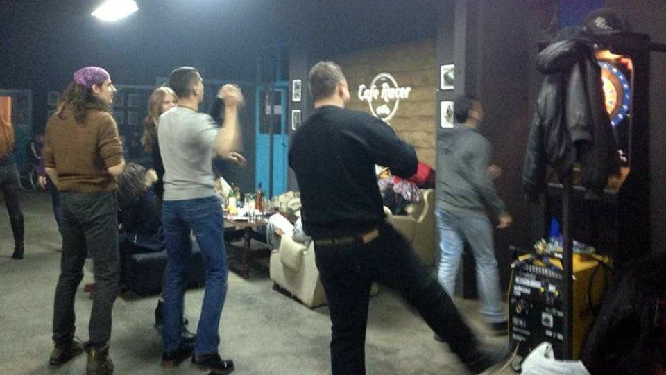 Kakva je bila atmosfera sinoć u izbornim štabovima? (FOTO) 5