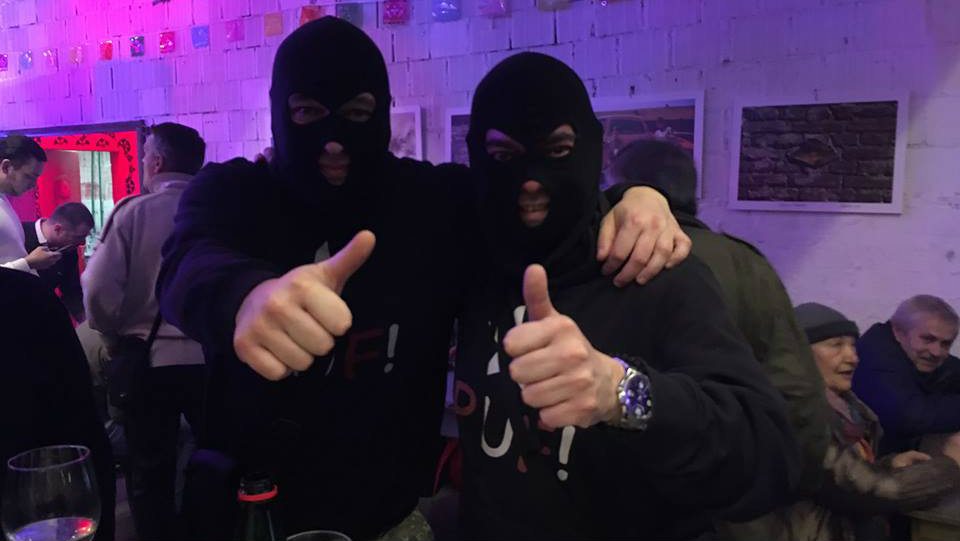 Kakva je bila atmosfera sinoć u izbornim štabovima? (FOTO) 1