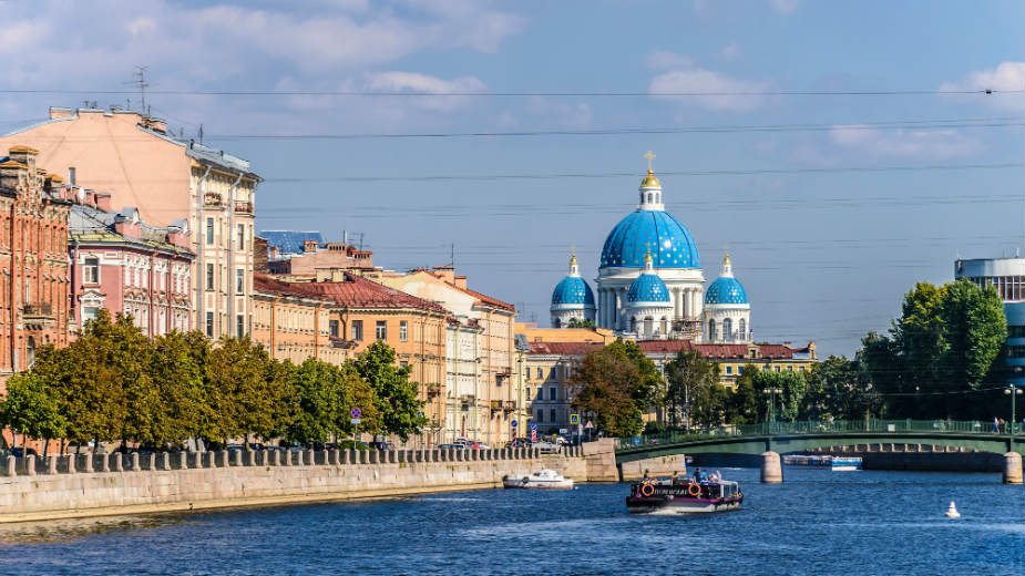 Rusija: O bivšoj manekenki i prodavcima 1