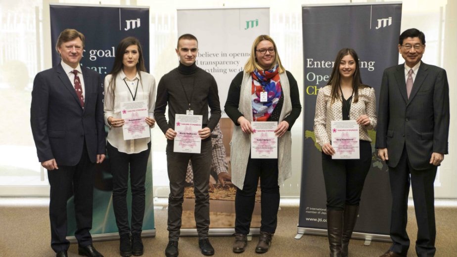 Vreme je za procvat – dodeljene Sakura stipendije 1 Vreme je za procvat – dodeljene Sakura stipendije 1