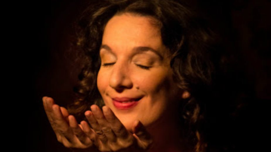 Potpuno predavanje emocijama i publici 1