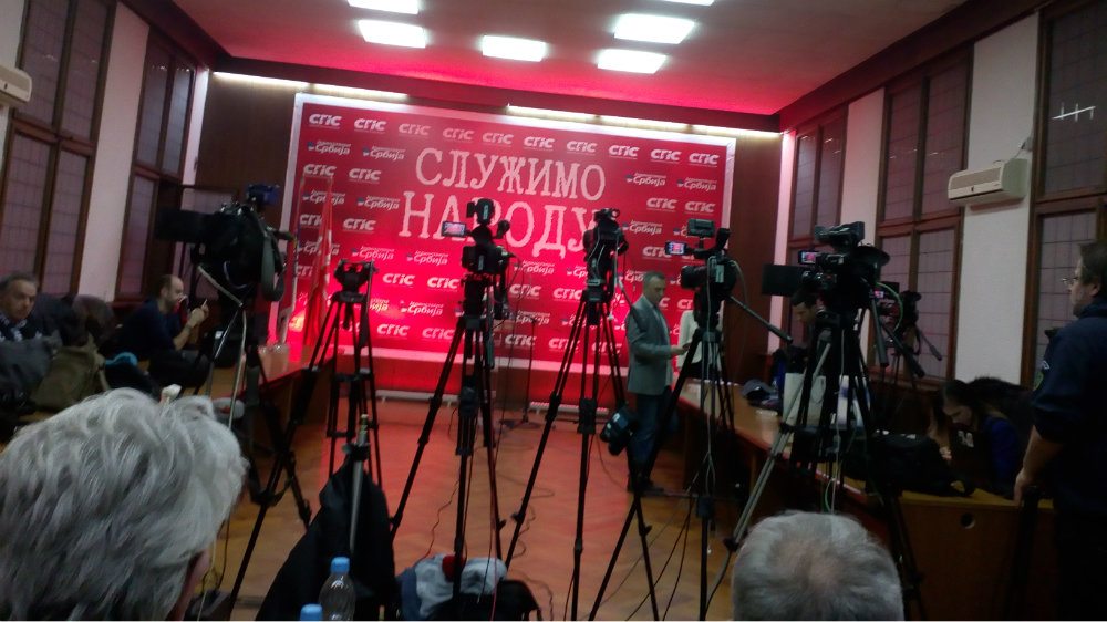 Kakva je bila atmosfera sinoć u izbornim štabovima? (FOTO) 13