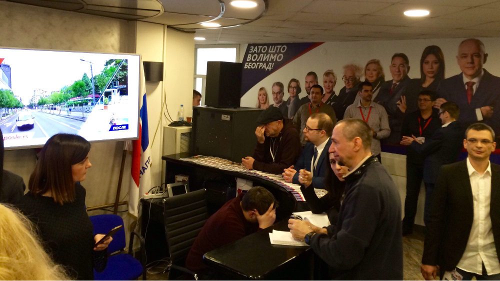 Kakva je bila atmosfera sinoć u izbornim štabovima? (FOTO) 8