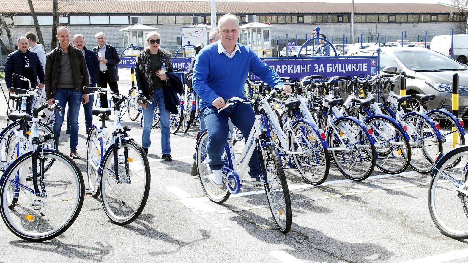 Vesić: Više parking mesta u gradu 1