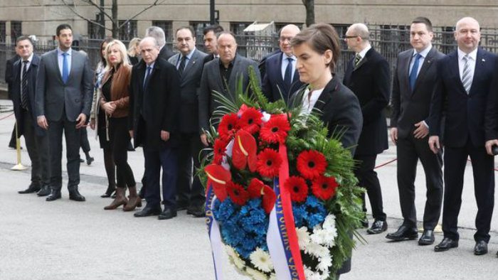 Premijerka Brnabić i ministri odali poštu Zoranu Đinđiću 1