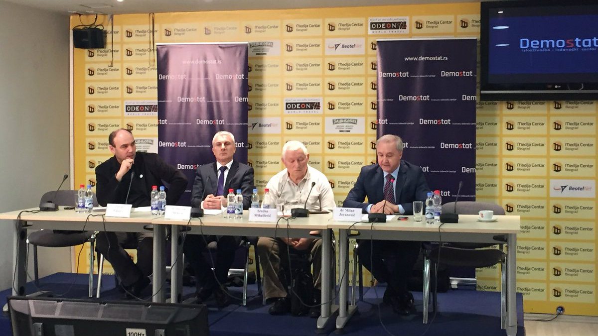 Politička scena se deli po tri apela 1