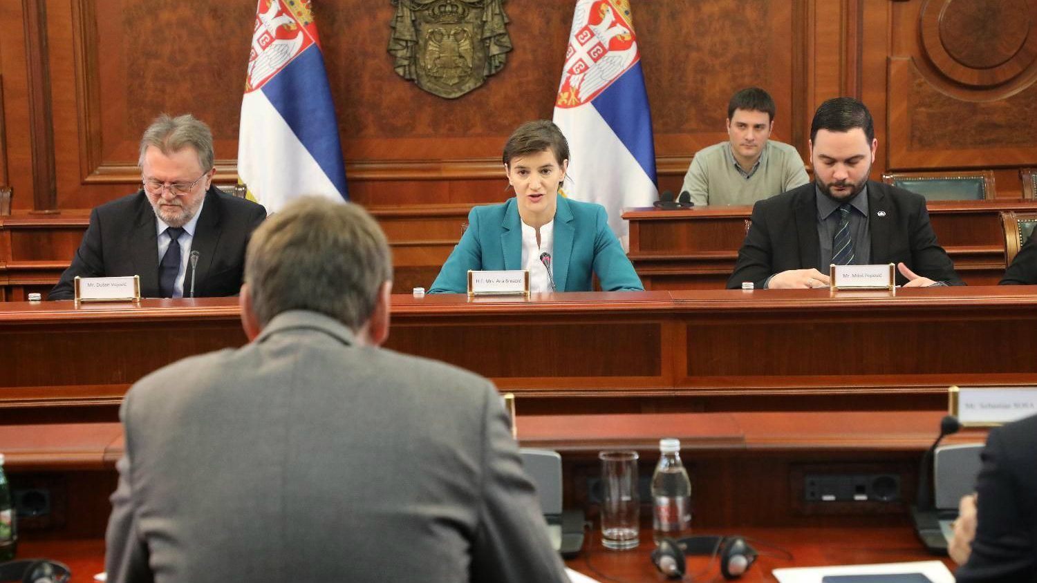 Brnabić i Vučić pričaju o devet ministara 1