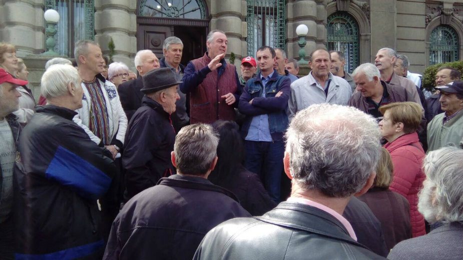 Protest radnika društvenih preduzeća u Nišu 1 Protest radnika društvenih preduzeća u Nišu 1