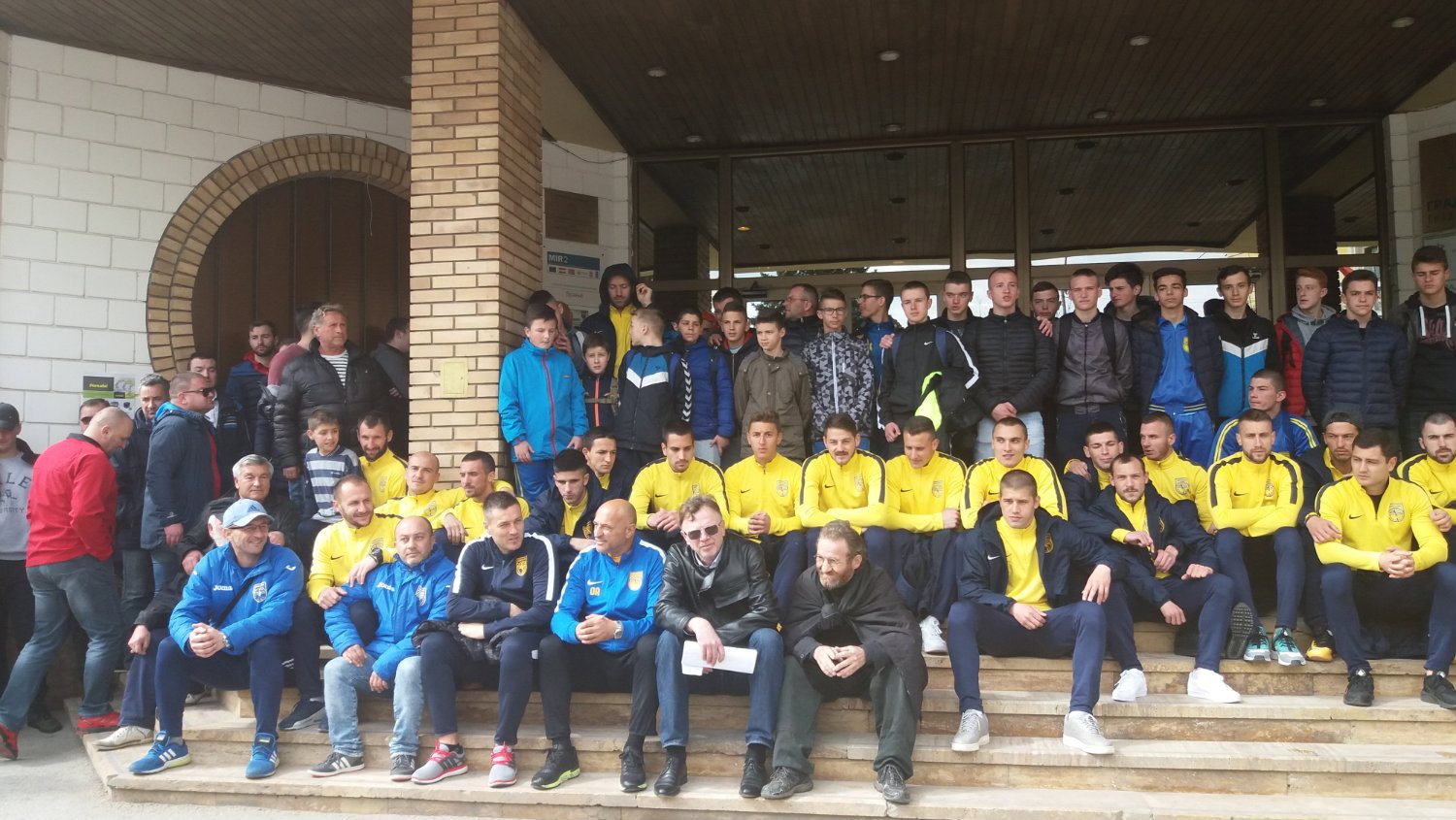 Protestna šetnja fudbalera i navijača Dinama iz Vranja 1