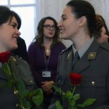 Vulin i Diković organizovali prijem za dame 3