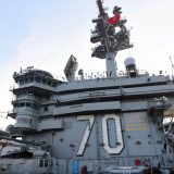 Američki nosač aviona u Vijetnamu 1