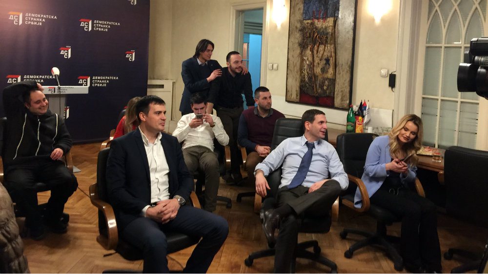 Kakva je bila atmosfera sinoć u izbornim štabovima? (FOTO) 6