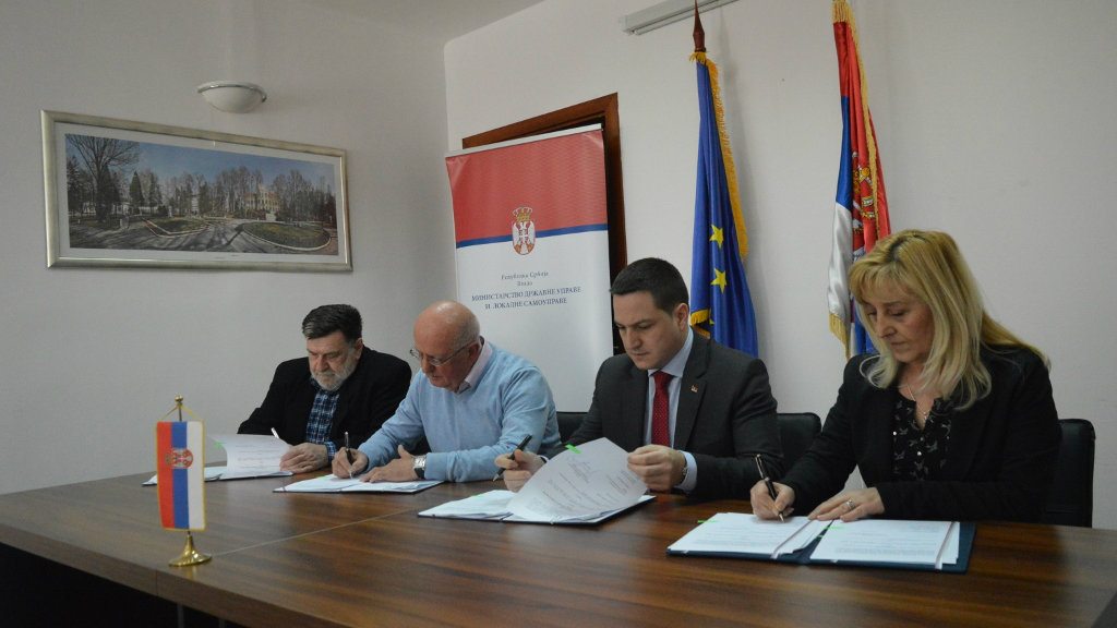 Ružić potpisao sa sindikatima Poseban kolektivni ugovor 1