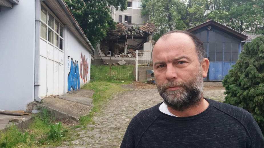 Kič devedesetih ne može da parira današnjoj patologiji 1 Kič devedesetih ne može da parira današnjoj patologiji 1