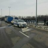 Zabranjen pristup SC Kovilovo, policija kod crkve Svetog Marka 1