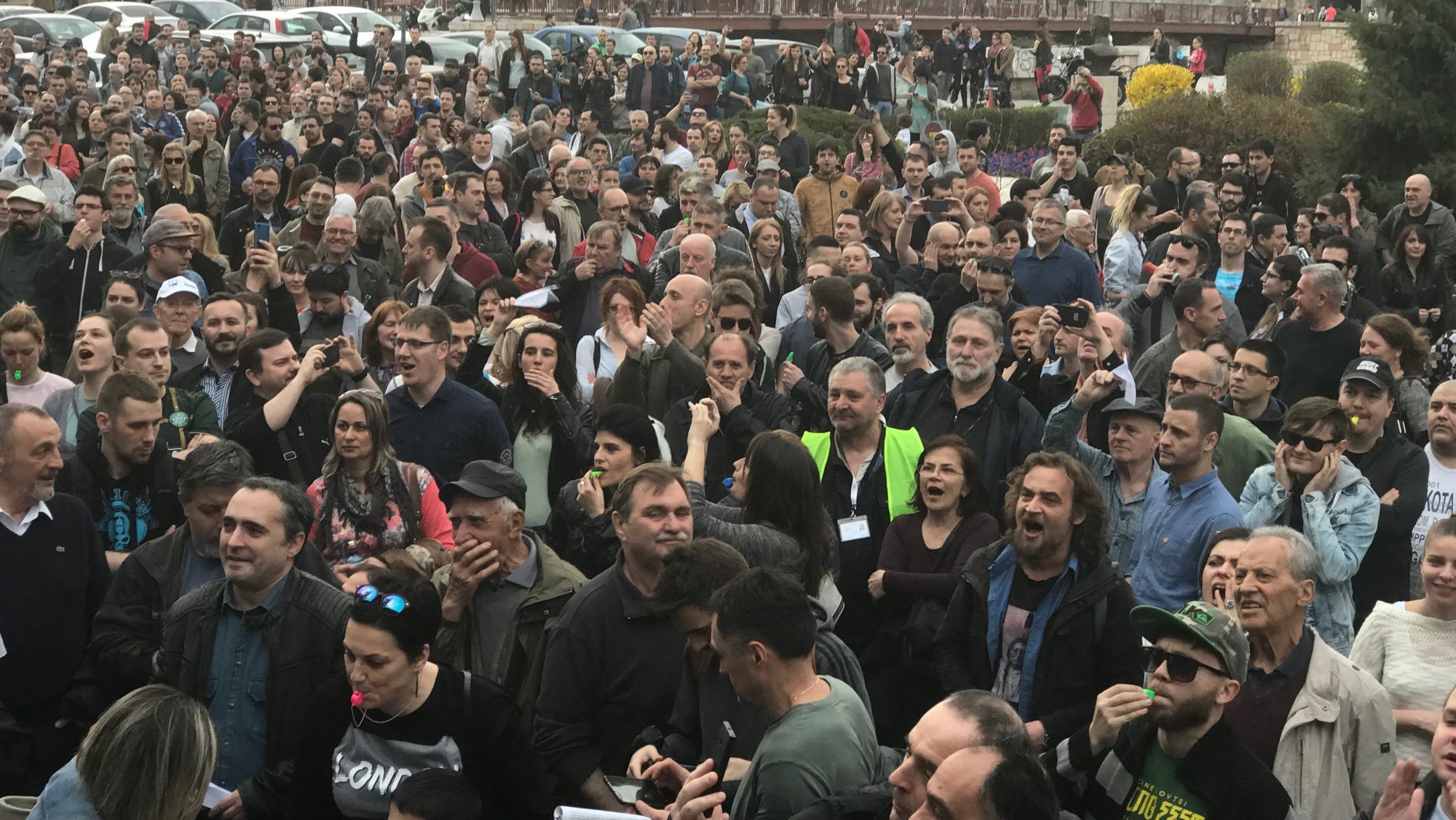 Protest u Nišu zbog poklanjanja aerodroma državi 1