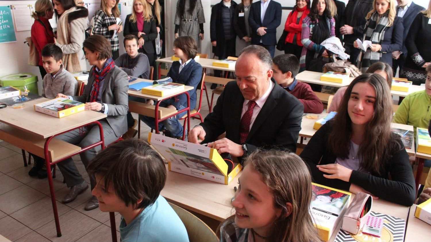 Prosvetari zatečeni lošim vestima 1