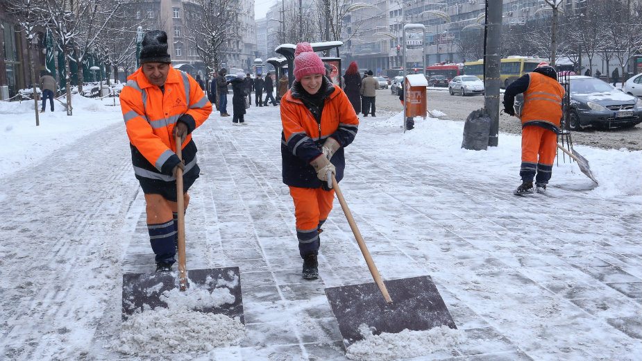 Vesić: Od danas intenzivnije čišćenje ulica drugog prioriteta 1