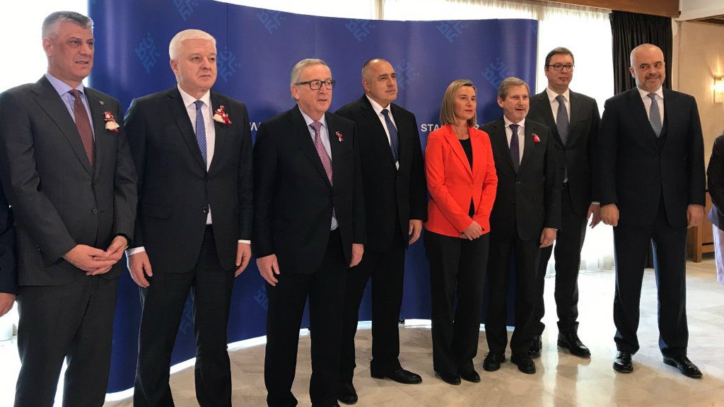 Vučić razgovarao sa Tačijem u Sofiji 1