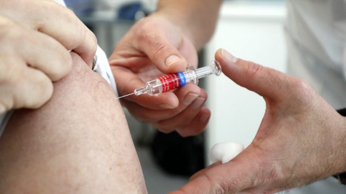 Rusija obećala proizvodnju stotina hiljada doza vakcina već ove godine 1