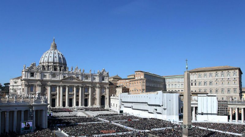EU povukla predlog smernica posle pritužbe Vatikana da se njim poništava Božić 1