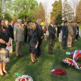Mladenović položio venac na spomenik vojnicima Komonvelta 1