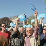 Radnici prisiljeni da masovno “dočekaju” Vučića 1