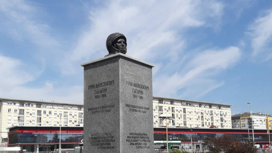 Bista Gagarina poklon, vlast kriva za loš postament 1 Bista Gagarina poklon, vlast kriva za loš postament 1