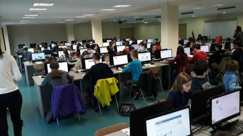 Đaci diskriminisani zbog preklapanja takmičenja 1 Đaci diskriminisani zbog preklapanja takmičenja 1