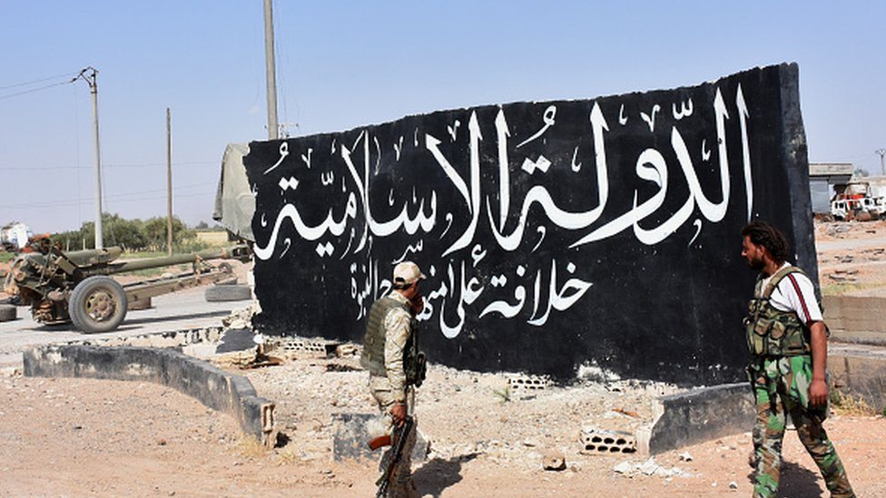 Grupa građana Srbije osuđena na 70 godina zatvora zbog terorizma 2 Mural islamske države