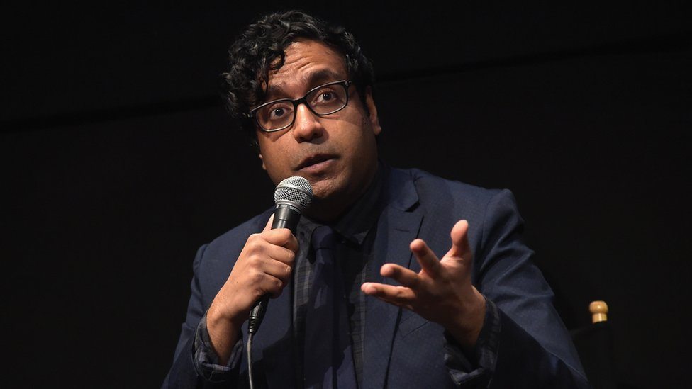 Hari Kondabolu snimljen na prikazivanju dokumentarnog filma