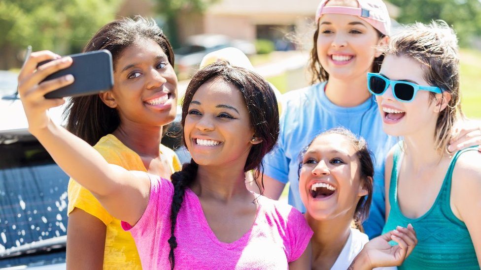 Fejsbuk traži dozvolu za prepoznavanja lica u EU i Kanadi 1 Selfiji