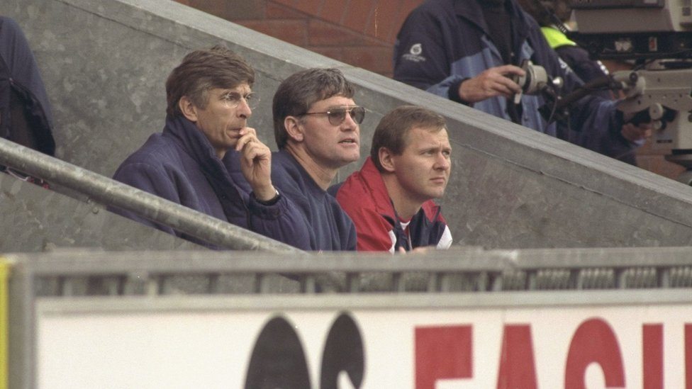 Trener Arsenala Arsen Venger napušta klub na kraju sezone 2 Venger na klupi, Blekburn, 12. oktobar 1996.