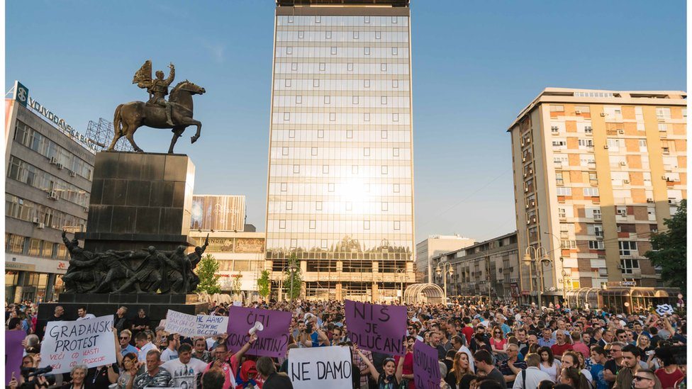 Niš i Požega: Građani ne odustaju od protesta 2 Protest u Nišu 25. aprila 2018.